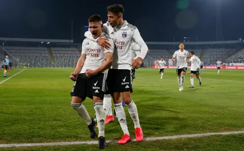 Leonardo Gil anotó un golazo de tiro libre para el 1-0 de Colo Colo. | Foto: Agencia UNO.