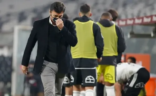 Gustavo Quinteros fue expulsado ante Palestino | Foto: Agencia Uno