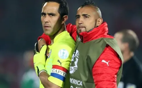 Claudio Bravo volvió a llevar la jineta de capitán tras varios años. | Foto: Agencia UNO.