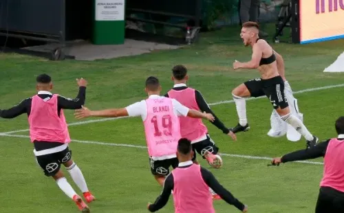 Leonardo Gil festejando el gol del único triunfo de Colo Colo como local en este torneo / FOTO: Agencia Uno
