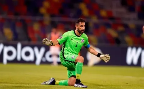 Claudio Bravo sigue siendo una garantía para la Roja / FOTO: Agencia Uno