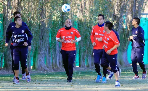 Claudio Bravo compartió en muchas ocasiones camarín con Humberto Suazo / FOTO: Agencia Uno