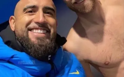 El Rey no tardó en mandarle apoyo a su compañero en el Inter. Fuente: Captura.