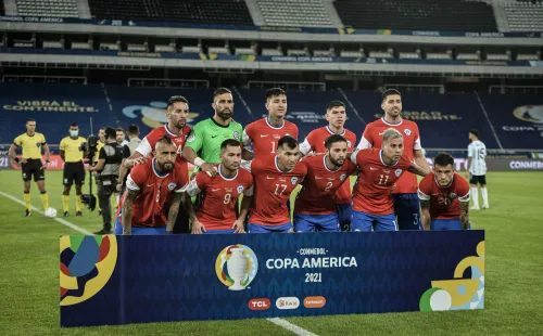 Los once rojos que iniciaron el camino de Chile en esta Copa América. | Foto: Agencia UNO.