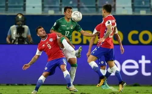Chile y Bolivia animaron un tenso partido / FOTO: Getty Images