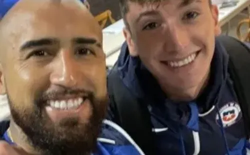 La publicación de Arturo Vidal junto a Luciano Arriagada. | Foto: Captura.