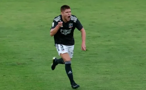Desde su llegada a Colo Colo Leonardo Gil se ha transformado en uno de los líderes del plantel | Foto: archivo