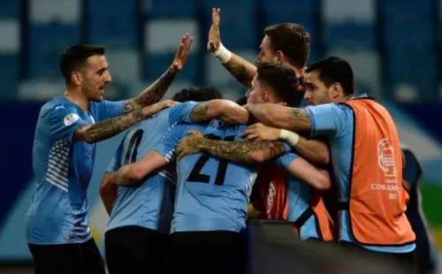 Los charrúas celebrando el tanto de Edinson Cavani. Fuente: Getty Images.