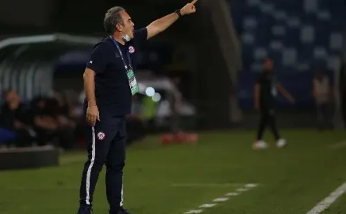 El técnico de La Roja fue cuestionado por Marcelo Vega | Foto: Agencia Uno