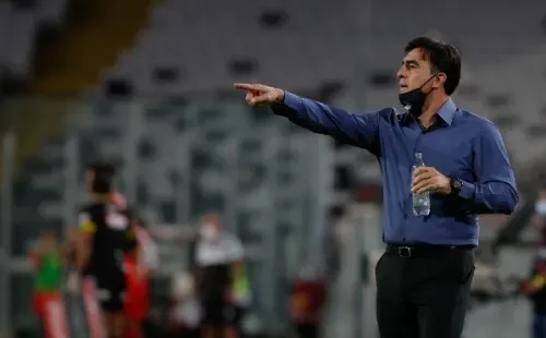 Gustavo Quinteros debe definir el 11 para enfrentar a la UC