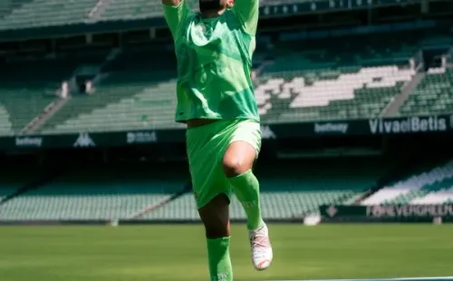 Rui Silva fue presentado como nuevo arquero del Betis | Foto: Twitter Real Betis