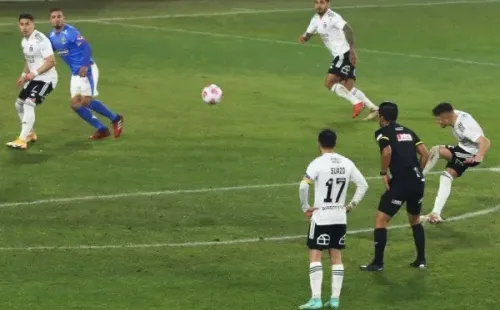 Leonardo Gil viene de anotar un golazo con la camiseta de Colo Colo. | Foto: Agencia UNO.
