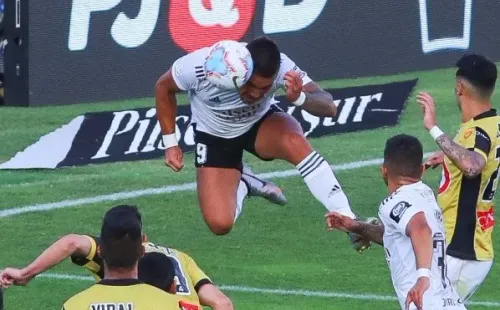 Javier Parraguez anotó goles claves para ayudar al Cacique a salvarse de la B. | Foto: Agencia UNO.