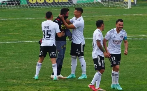 Miguel Pinto junto a sus ex compañeros de Colo Colo. | Foto: Guillermo Salazar.