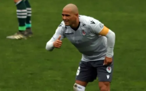 Humberto Suazo no seguirá en el Campeonato Nacional | Foto: Agencia Uno