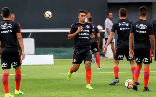 Iván Morales será titular en La Roja.
