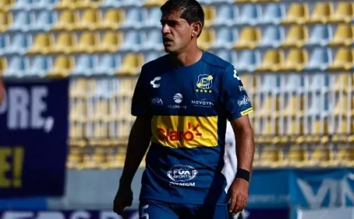Julio Barroso dirá presente en Everton esta tarde en Talca. | Foto: Agencia UNO.