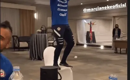 Morales al ritmo de Marcianeke.