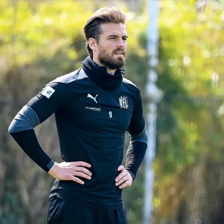 Instagram:christiansantoss