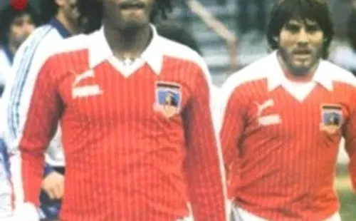 La tricota roja del 83 tuvo detalles blancos. Foto: Archivo.