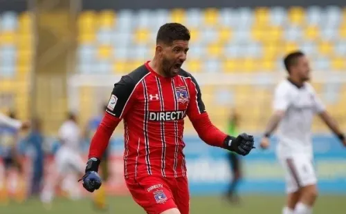 Agustín Orión usó esa tercera camiseta en varios partidos durante el Transición 2017. Foto: Agencia UNO.