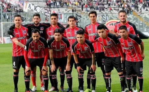 La camiseta roja del 2017 se usó en la Copa Chile de ese año. Foto: Agencia UNO