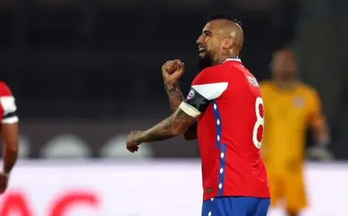 Arturo Vidal tendrá que ver el duelo ante Perú por la TV al estar suspendido por tarjetas amarillas. | Foto: Agencia UNO.