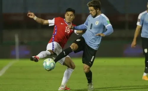 Claudio Baeza está a una amarilla de estar suspendido en estas Eliminatorias a Qatar 2022. | Foto: Agencia UNO.