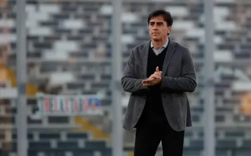 Gustavo Quinteros ha manifestado públicamente que quiere continuar en Colo Colo.