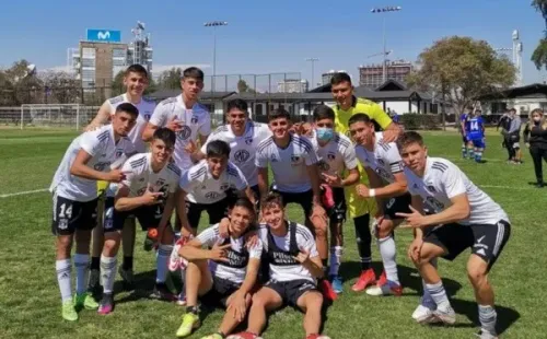 Mañana de fútbol joven en Macul