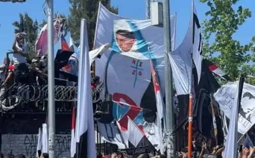 El lienzo que llamó la atención en La Ruca. (Foto: Sebastián Munizaga)