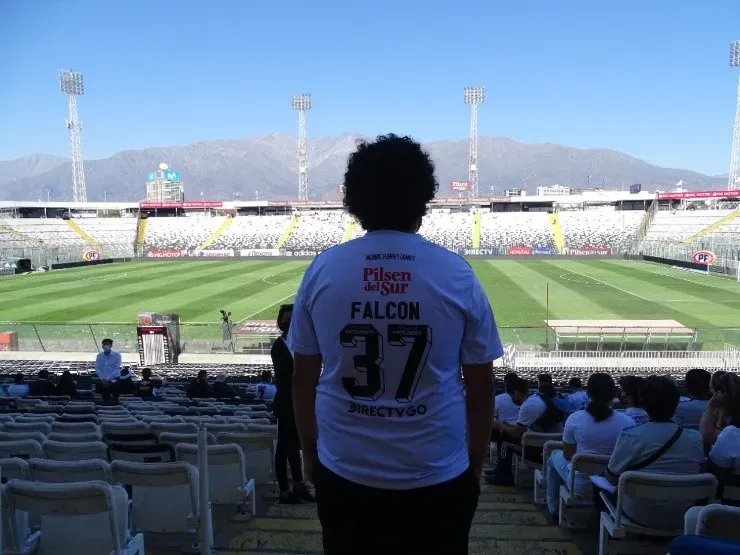 Hincha de Colo Colo sueña con ser como Maximiliano Falcón.
