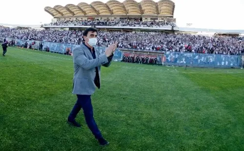 Gustavo Quinteros se llena de elogios en Colo Colo