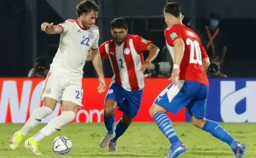 Ben Brereton tuvo que batallar bastante ante la férrea defensa guaraní / FOTO: Getty Images