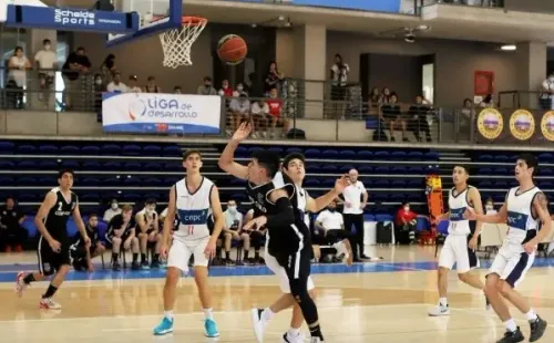 Colo Colo Básquetbol no pudo repetir su buena actuación de la ida ante la UC / FOTO: CSD Colo Colo