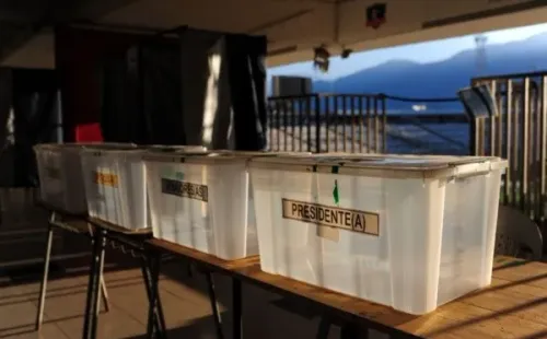 El Monumental es el segundo local de votación más grande de la región Metropolitana. Fuente: Agencia UNO.