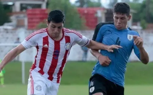 Alan Saldivia jugando por la selección juvenil de Uruguay / FOTO: AUF