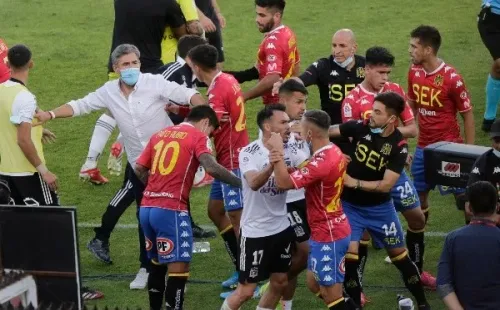 El volante se fue expulsado tras su eufórica celebración. Fuente: Agencia UNO.