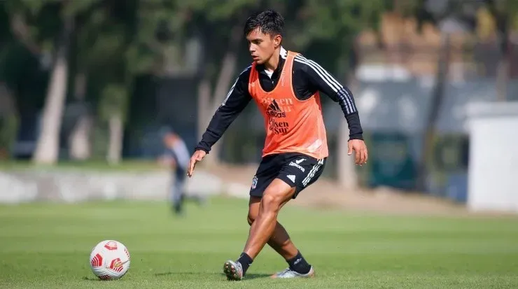 Vicente Pizarro también integra la lista de citados en la Roja para estos amistoso. | Foto: Colo Colo.