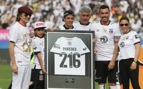 Esteban Paredes puede volver a Colo Colo, pero solo para un partido de despedida. | Foto: Agencia UNO.