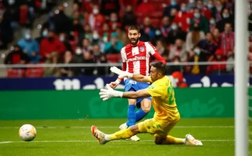 Claudio Bravo termina su vínculo con el Betis en junio del 2022 / FOTO: Getty Images