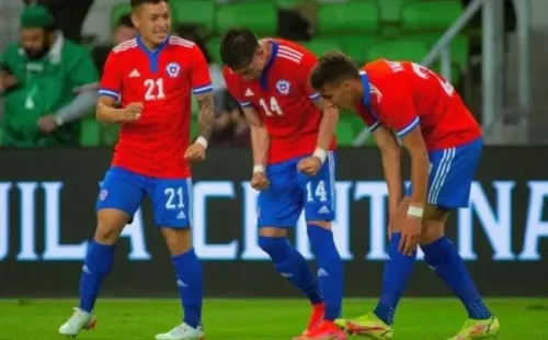 Cristián Zavala inició la jugada en el empate ante México. Fuente: Archivo.