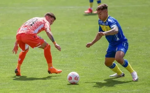 Ethan Espinoza tuvo una activa participación cedido en Barnechea / FOTO: Agencia Uno