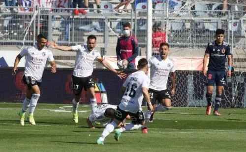 Colo Colo enfrentará esta noche a Universidad de Chile.
