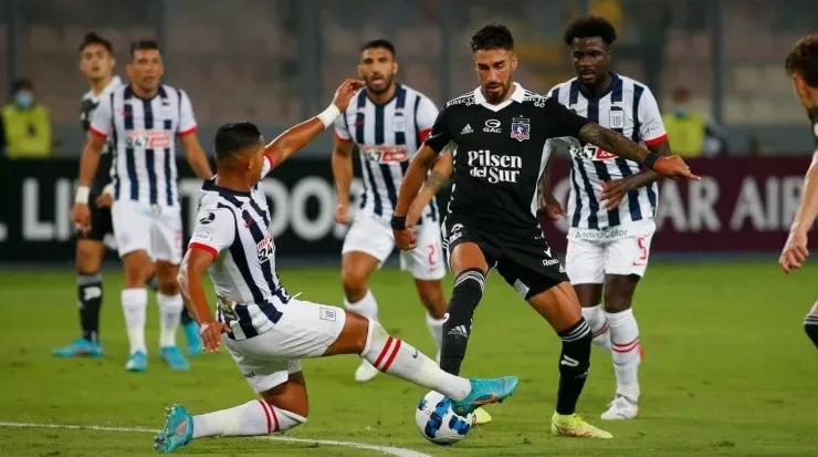 El Cacique tuvo todo para ganar en Perú, pero lamentablemente desaprovechó muchas ocasiones de gol y solo se pudo conformar con el 1-1 ante Alianza Lima. | Foto: Colo Colo.