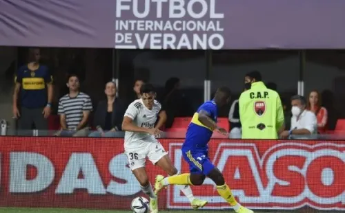 Pablo Solari será siendo albo, por lo menos hasta que termine la participación de Colo Colo en la Libertadores. | Foto: Proenter.