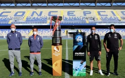 Los entrenadores y capitanes en la presentación de la Supercopa en Concepción / FOTO: Agencia Uno