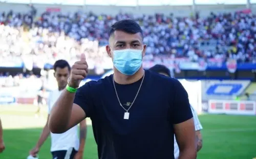 Iván Morales llegó hasta el Ester Roa Rebolledo como un hincha más / FOTO: Guille Salazar