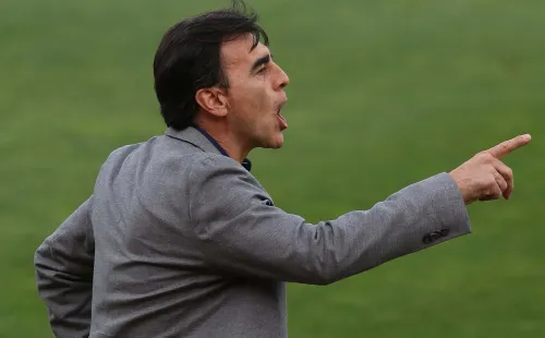 Gustavo Quinteros suma variantes en el plantel