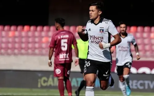 El gol de Pablo Solari fue lo único positivo de Colo Colo en el primer tiempo / FOTO: Agencia Uno